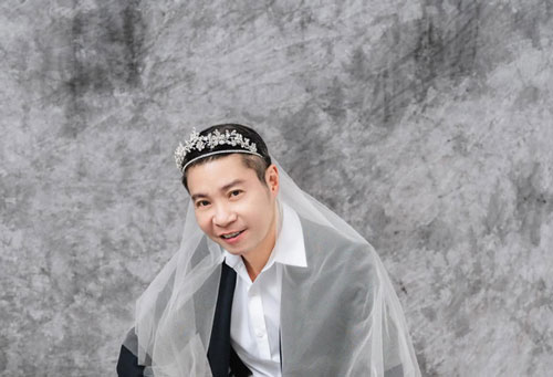 "Cô Đẩu" Công Lý cưới vợ lần 3, vợ cũ và bạn thân xốn xang