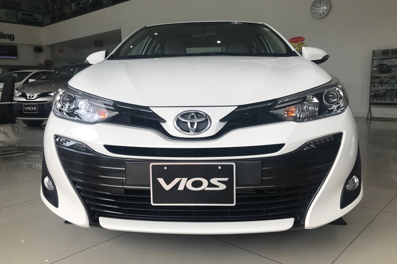 Toyota Vios bỏ xa đối thủ trong năm 2020