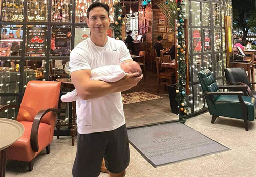 Hội ông bố 'cuồng' con của showbiz Việt không thể thiếu Kim Lý, Ông Cao Thắng, Cường Đô La