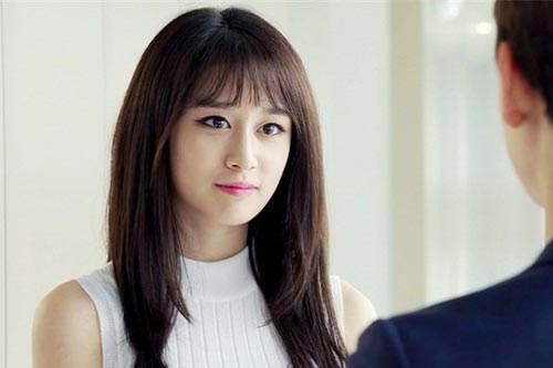 Đấu tranh mãi chồng mới dám dẫn cô vợ "4 năm bỉm sữa" đi dự tiệc cuối năm, ai ngờ lúc ra cửa nhà hàng đón vợ mà anh phải choáng váng