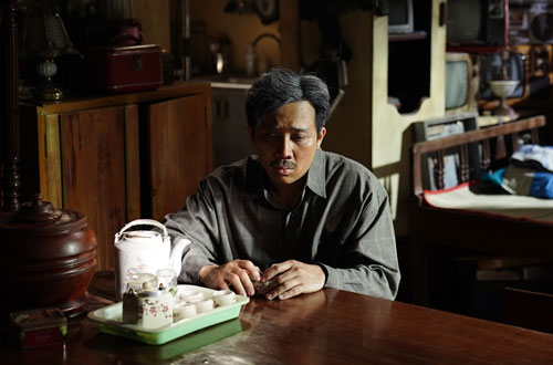 'Bố già' Trấn Thành dựng cảnh Sài Gòn ngập