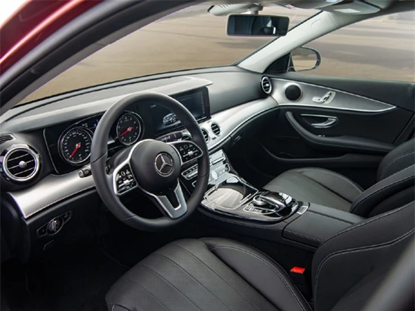 Mercedes-Benz E 180 - xe sedan hạng sang cỡ trung ‘đắt khách’