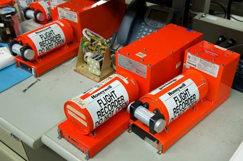 Giải mã những bí ẩn về hộp đen máy bay ít ai biết