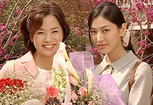 Số phận đối lập của mỹ nhân trong phim 'Thời quá khứ': Người U40 mới kết hôn, kẻ 2 đời chồng vẫn khổ