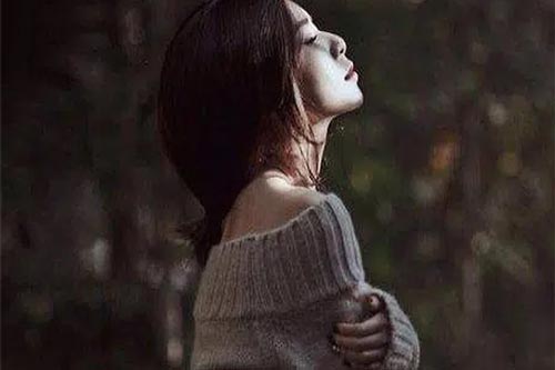 Biết nghề nghiệp của chị dâu tương lai, mẹ tôi nhỏ giọng buông một câu nhưng đẩy mọi người vào tình thế khó xử