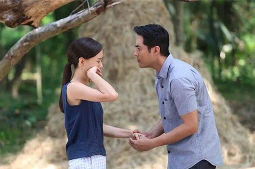 Trong tiệc đầy tháng con, bố mẹ tôi tặng cháu ngoại hẳn sổ tiết kiệm 50 triệu, cứ tưởng chồng sẽ vui nào ngờ anh nổi trận lôi đình