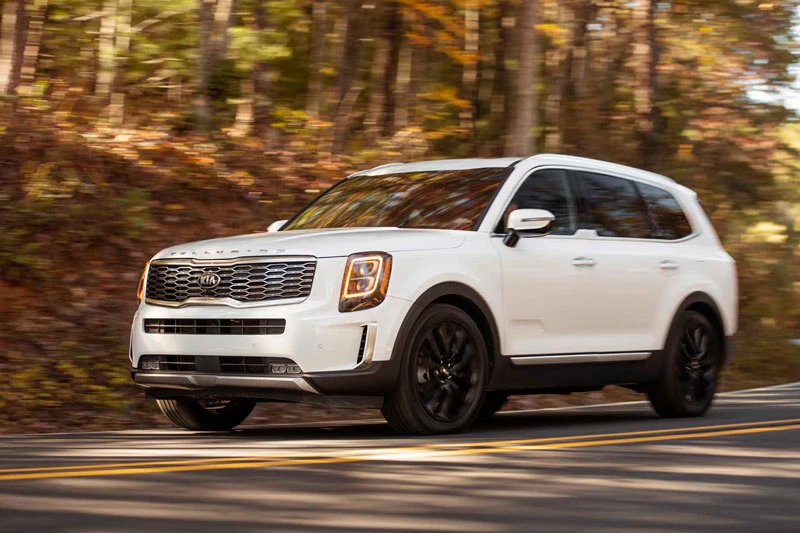 1. Kia Telluride 2021 (giá khởi điểm: 31.990 USD, điểm tổng thể: 8,4/10).