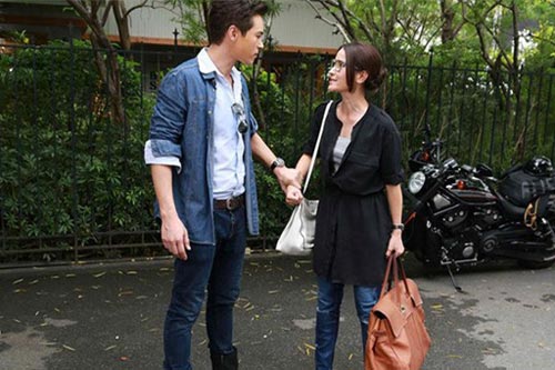 Đi ăn nhà hàng mang thức ăn thừa về, cô gái liền bị bạn trai mắng không biết giữ sĩ diện cho người yêu và màn "vùng lên" khiến anh chàng tái mặt