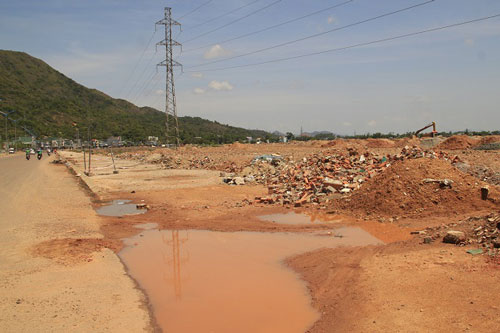 Lợi dụng kẽ hở quy chế đấu giá, 'cò' thông đồng nâng giá đất