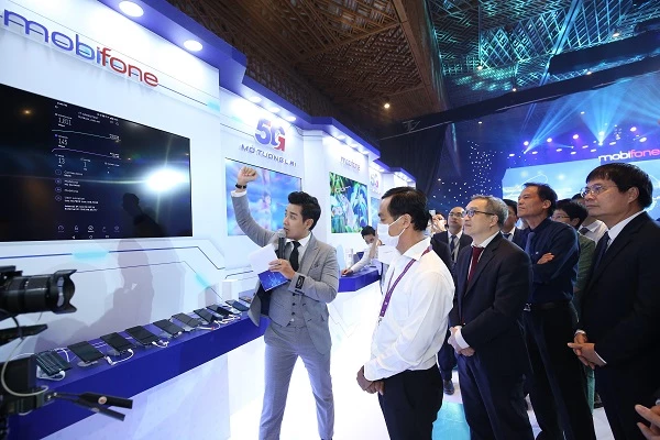 khách hàng tại TP. Hồ Chí Minh đã có thể sử dụng 5G của MobiFone như phố đi bộ Nguyễn Huệ, Nguyễn Du, Lê Duẩn, Nguyễn Thị Minh Khai, Hai Bà Trưng, Đồng Khởi.