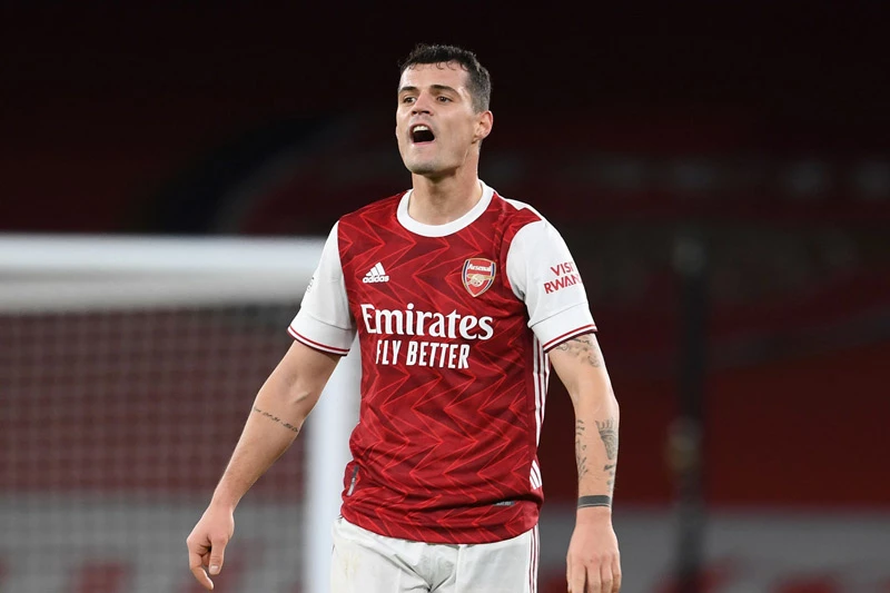 Tiền vệ phải: Granit Xhaka (Arsenal).