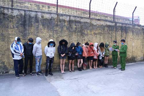 Hải Dương: 12 đối tượng sử dụng ma túy tại quán karaoke, chủ yếu là nữ giới