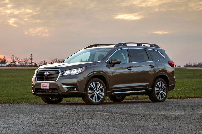 9. Subaru Ascent 2021 (giá khởi điểm: 32.295 USD, điểm tổng thể: 7.7/10).