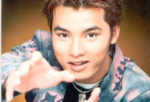 Ưng Hoàng Phúc bất ngờ thông báo dừng ca hát ở tuổi 45