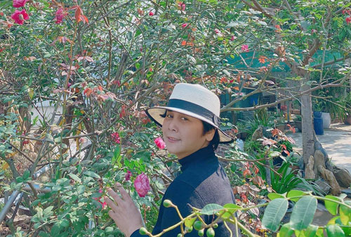 Nhà vườn ngập hoa trái của NSND Minh Hằng và tiến sĩ Toán học