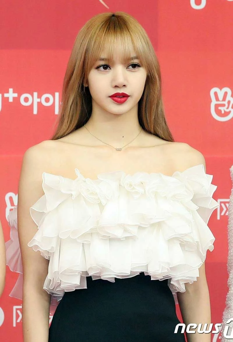 2. Lisa (BLACKPINK).