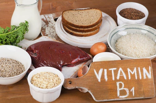 Bạn nên bổ sung những thực phẩm giàu vitamin B1 vào chế độ ăn hằng ngày.
