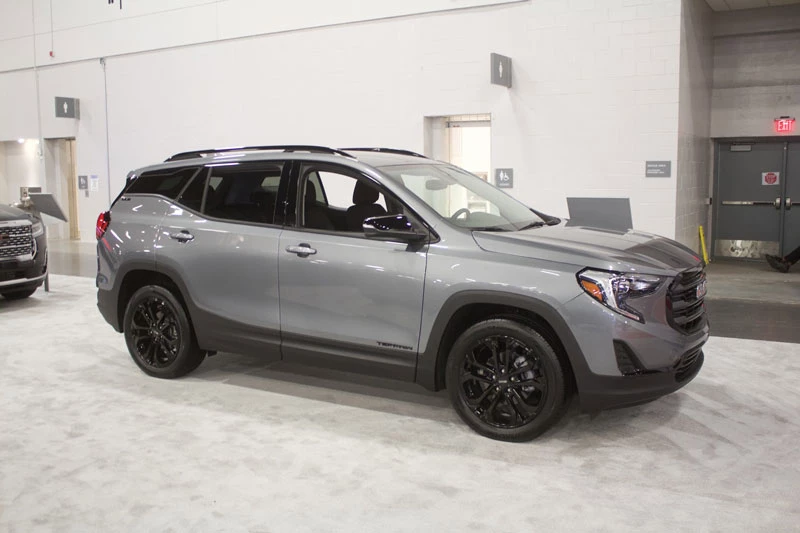 10. GMC Terrain 2020 (sức chứa khoang hành lý khi gập hàng ghế sau: 1.792 lít).