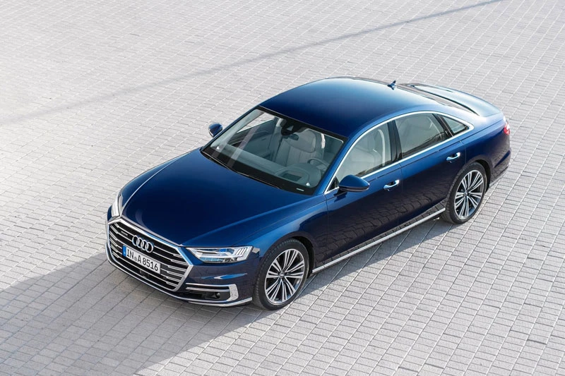 2. Audi A8 2021 (giá khởi điểm: 86.500 USD).