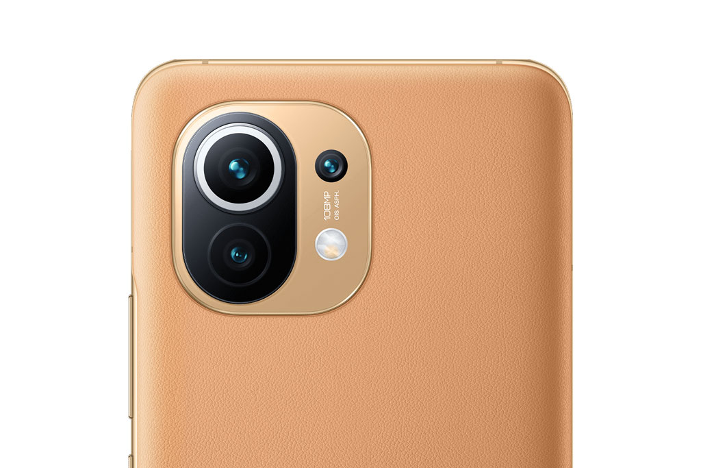 Cận cảnh smartphone chip Snapdragon 888 đầu tiên trên thế giới, giá hơn 14 triệu