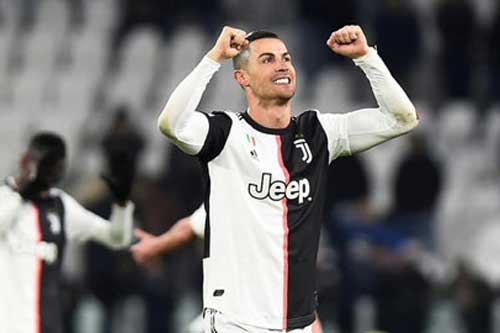 Khi Ronaldo lạc vào thế giới của những 'ông già'