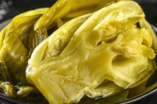 Muối dưa cải đừng chỉ cho muối, thêm một bước này dưa vừa nhanh giòn ngon, không khú