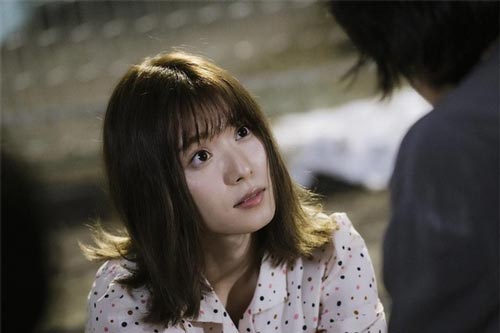 Bà cô sang chơi oang oang từ đầu ngõ "cháu dâu chăm quá nhỉ, trưa rồi vẫn ngủ", nhưng mẹ chồng lại lên tiếng khiến tôi bất ngờ