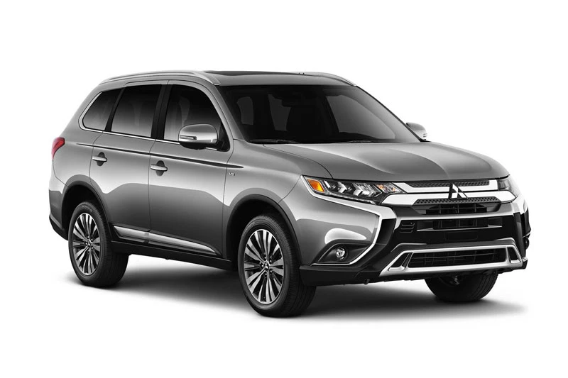 7. Mitsubishi Outlander 2020 (sức chứa khoang hành lý khi gập hàng ghế sau: 1.886 lít).