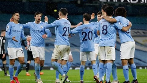 Ít nhất 7 cầu thủ Man City dương tính với Covid-19