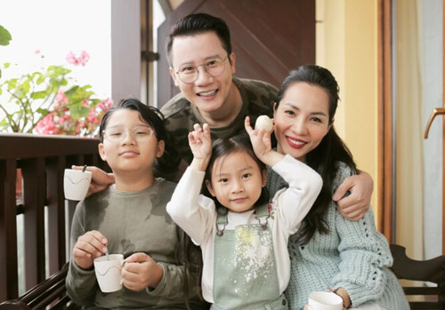 Hoàng Bách: "Tôi trân trọng con nên để con vào showbiz sớm"