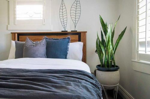 Đầu giường xuất hiên 1 trong 4 vật này gia chủ dễ đau ốm, tiền bạc hao tán sớm muộn cũng lụi bại