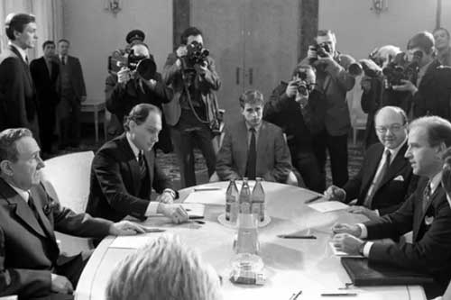 Trải nghiệm ngoại giao thời Liên Xô của Tổng thống đắc cử Mỹ Biden