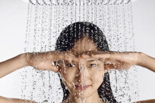 Sau 19 giờ, tuyệt đối không được làm 4 việc này