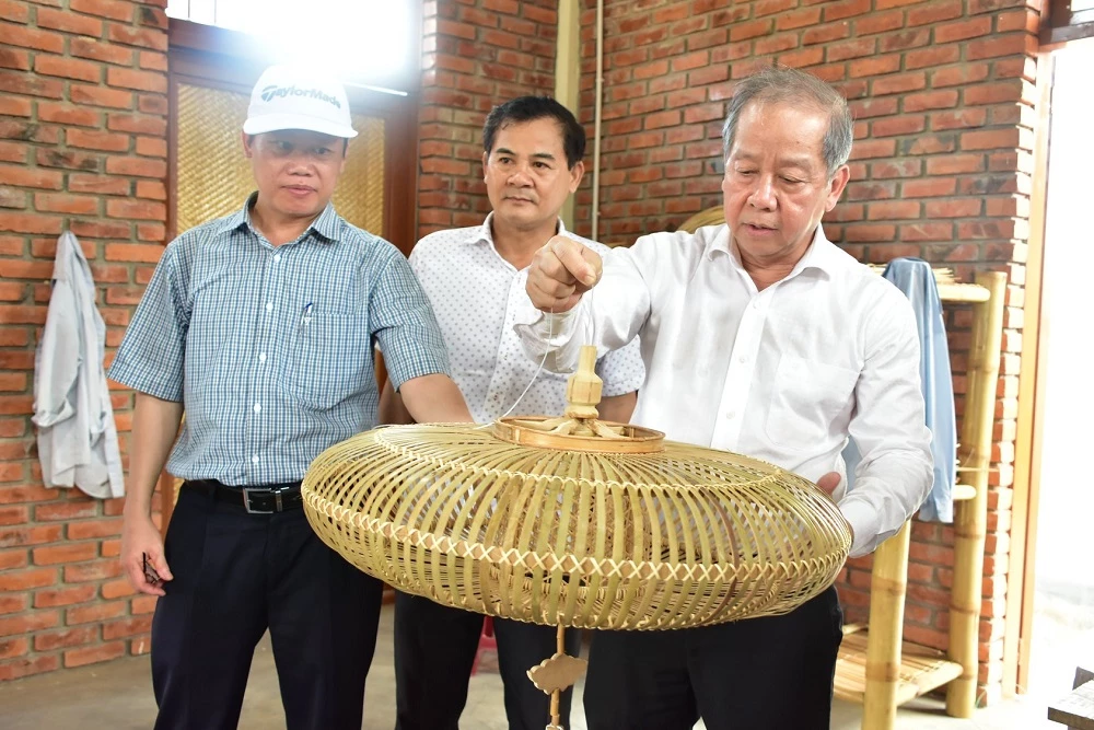 Sản phẩm mây tre đan Bao La của Thừa Thiên Huế là sản phẩm thủ công mỹ nghệ duy nhất trong 26 sản phẩm chỉ đạo điểm của Trung ương về Chương trình OCOP.