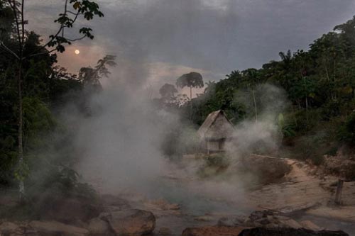 Bí ẩn dòng sông mà bất kỳ ai chạm vào sẽ bị luộc chín