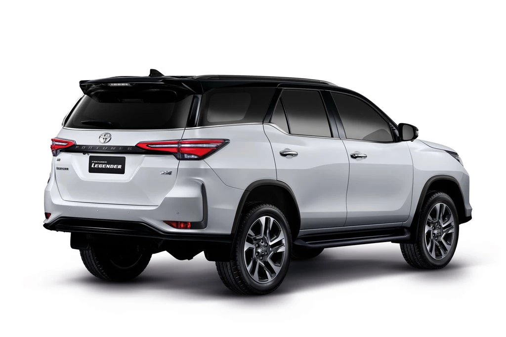 5. Toyota Fortuner (doanh số: 2.766 chiếc).