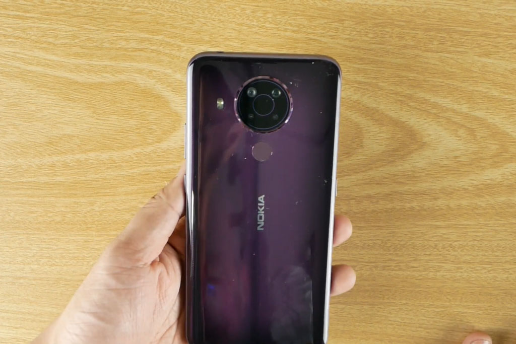 Trên tay Nokia 5.4: Chip S662, RAM 6 GB, pin 4.000 mAh, giá hơn 5 triệu