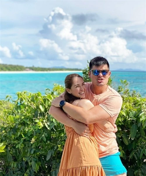 Marian Rivera bên ông xã Dingdong Dantes.