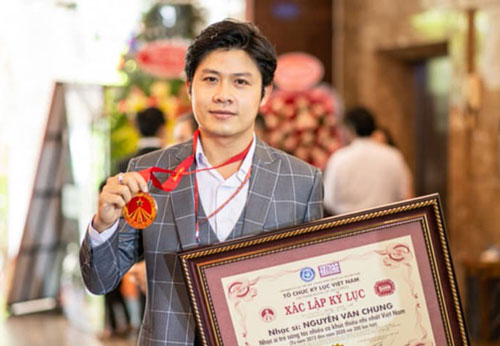 Nhạc sĩ 'Nhật ký của mẹ' Nguyễn Văn Chung xác lập kỷ lục Việt Nam về những sáng tác cho thiếu nhi