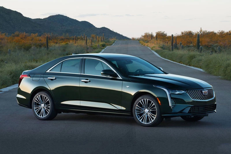 =7. Cadillac CT4 2020 (mức tiêu hao nhiên liệu ở đường cao tốc: 8,8 lít/100 km, giá khởi điểm của phiên bản AWD: 36.590 USD).