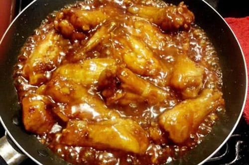 Trời se lạnh, mẹ làm cánh gà sốt me thơm ngon lạ miệng, cả nhà ăn hết nồi cơm