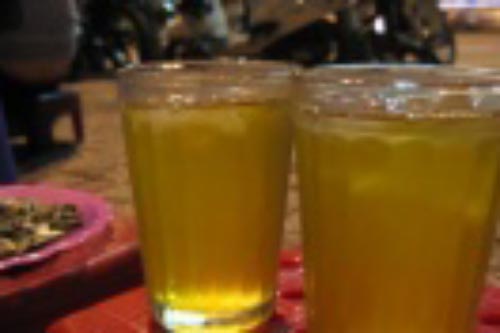 Uống trà đá nhiều làm tăng nguy cơ sỏi thận