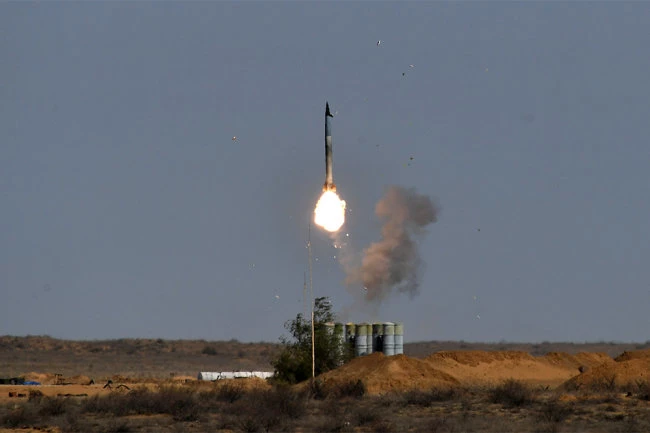 Quân đội Nga muốn nhận hệ thống tên lửa phòng không tầm xa S-500 Prometheus vào năm 2021. Ảnh: Zvezda.