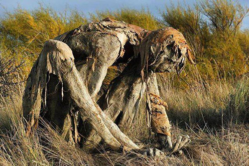 Hoảng hồn với những bức tượng 'kỳ dị'