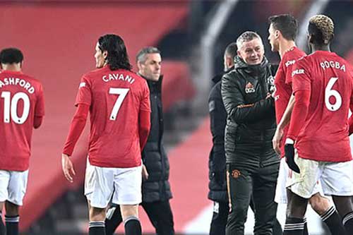 M.U đá trận bù chỉ 5 ngày trước khi gặp Liverpool