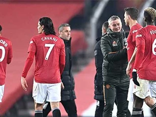 M.U đá trận bù chỉ 5 ngày trước khi gặp Liverpool
