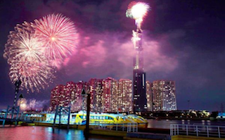 TP.HCM bắn pháo hoa chào mừng thành lập TP Thủ Đức tại quận 9