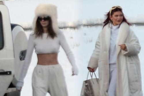 Kendall Jenner khoe eo gi&#x1EEF;a n&#xFA;i tuy&#x1EBF;t