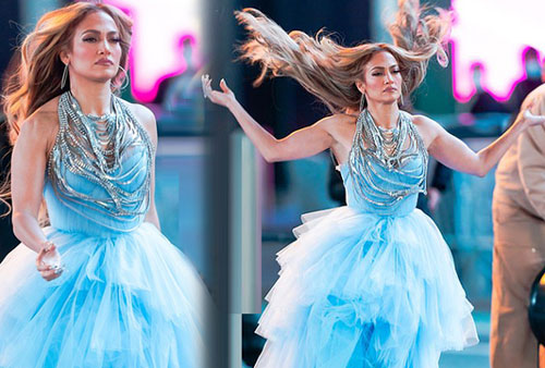 Jennifer Lopez diện đầm như công chúa Lọ Lem