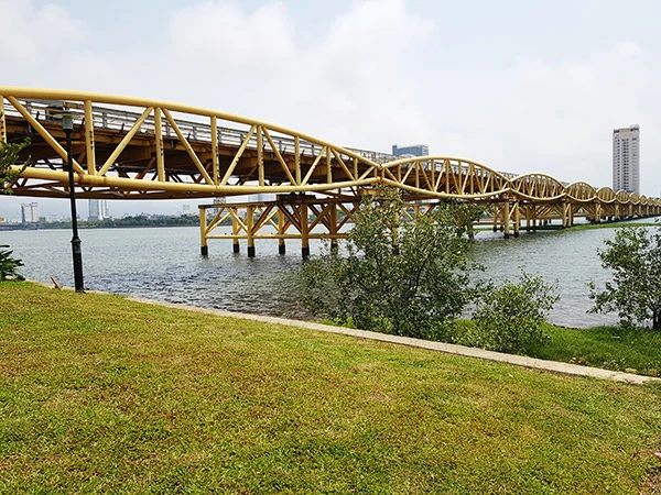 Cầu Nguyễn Văn Trỗi, nơi giáp ranh giữa các quận Hải Châu, Sơn Trà và Ngũ Hành Sơn sẽ là một trong ba điểm bắn pháo trong đêm Giao thừa Tết Nguyên đán Tấn Sửu 2021 tại Đà Nẵng